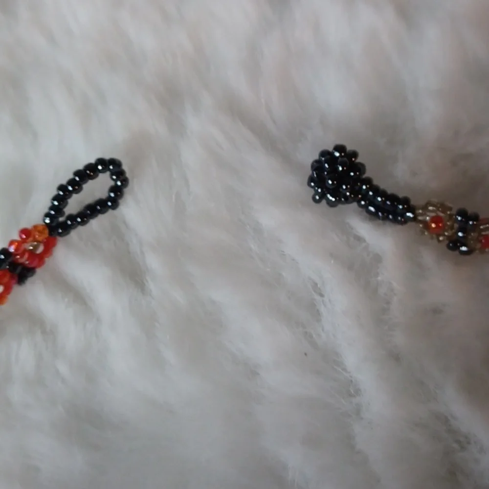 Beaded Red‎ & Black Flower Choker Necklace Handmade 18